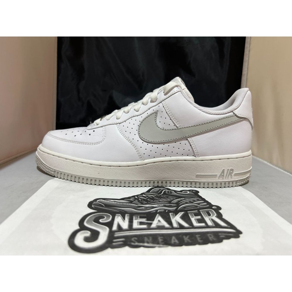 Air Force 1 '07 White/Neutral Grey 2008 - 315122 106 Men's size 7.5 **LIKE NEW**